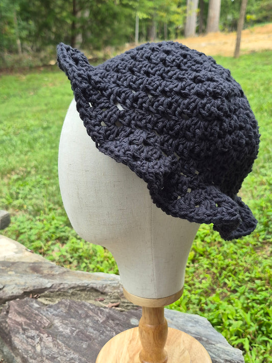 Granny Stitch Bucket Hat, size Medium