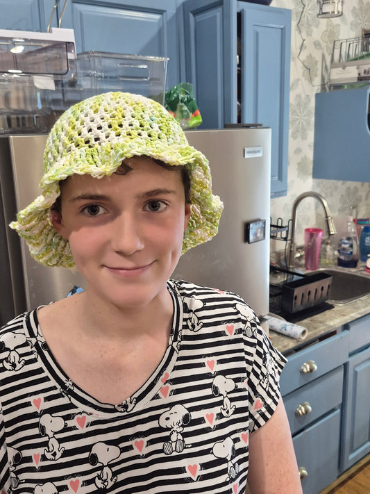 Ruffled Brim Bucket hat